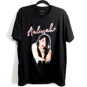 AALIYAH Black Short Sleeves Graphic Tee